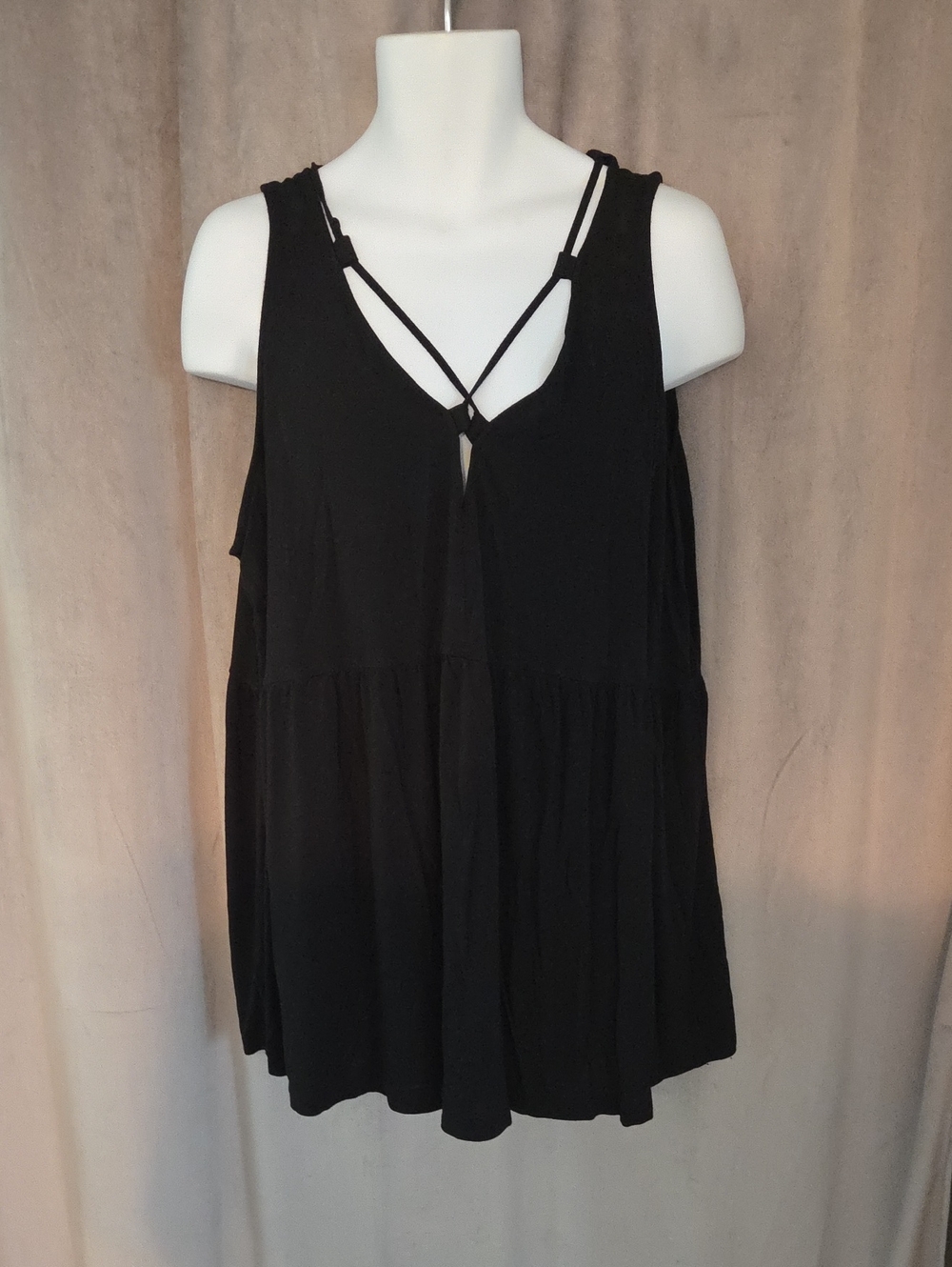 Love & Legend 4X Black Crisscross V-Neck Tank Top